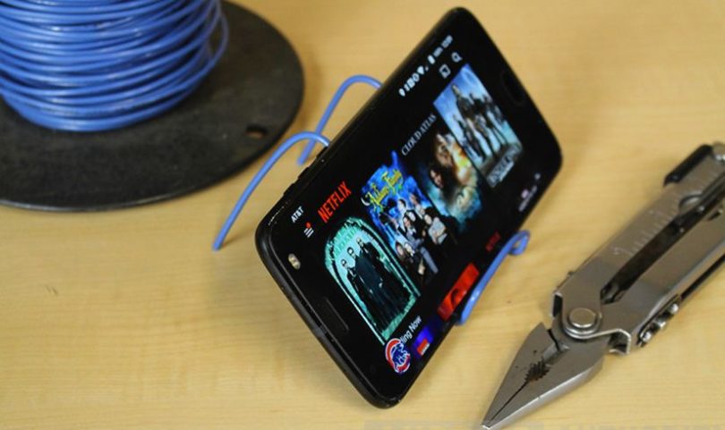 How To Mak a Phone or Tablet Stand Quick